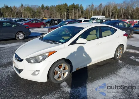 2013 Hyundai Elantra Gls/Limited z USA, uszkodzony, nr VIN 5NPDH4AE5DH210677
